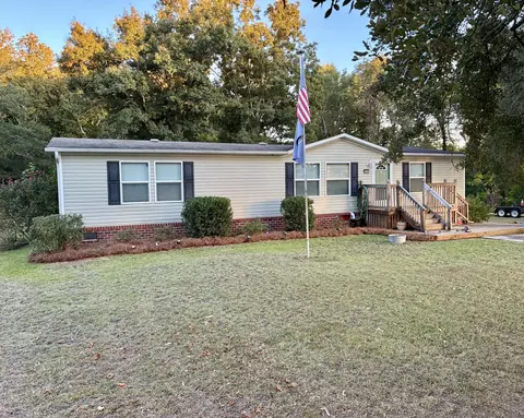828 Morrisville Rd, Andrews, SC 29510