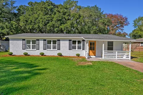 1472 Village Rd, Charleston, SC 29407