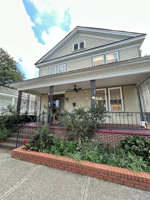 9 Ashton St, Charleston, SC 29403