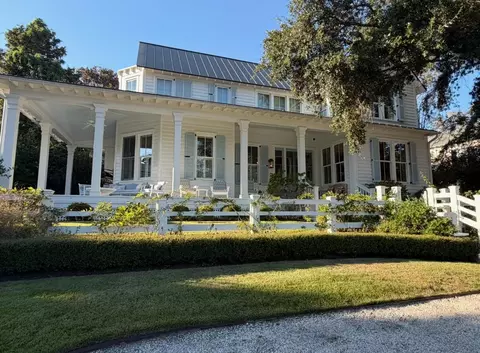 126 Hibben St, Mount Pleasant, SC 29464