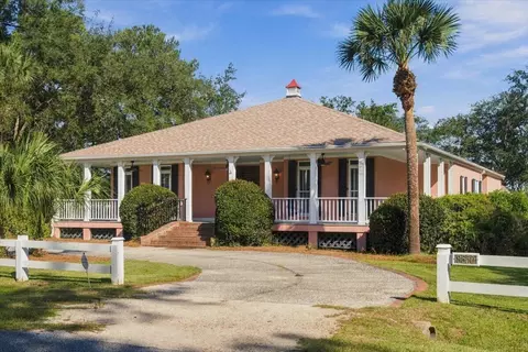 8630 Middleton Point Ln, Edisto Island, SC 29438
