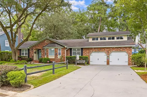 104 Sweetbriar Rd, Summerville, SC 29485