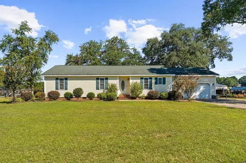 1599 Waters Edge Dr, Summerton, SC 29148