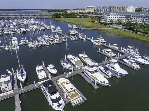 33 Lockwood Dr #LU70, Charleston, SC 29401