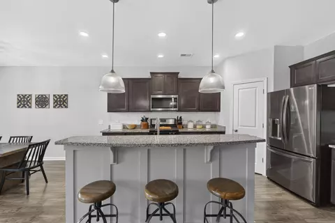 Kitchen - 204 Devonshire Dr, Moncks Corner, SC 29461 photo 4 of 4