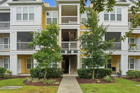 Exterior - 1933 Chatelain Way, Mount Pleasant, SC 29464 photo 6 of 8