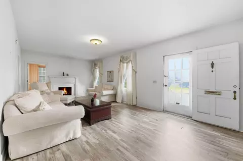 Living - 900 Naples Ave, Cayce, SC 29033 photo 1 of 3