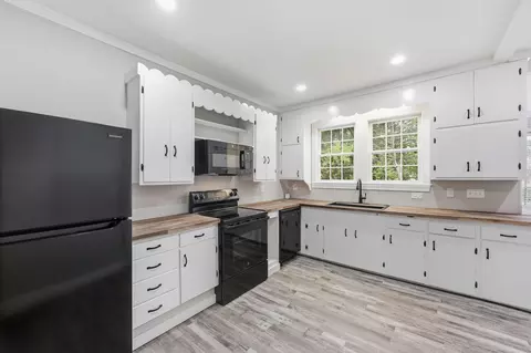 Kitchen - 900 Naples Ave, Cayce, SC 29033 photo 3 of 4