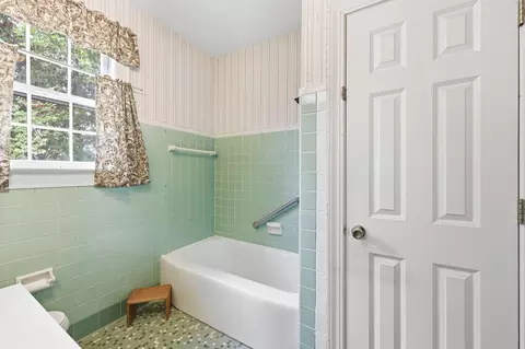 Bath - 900 Naples Ave, Cayce, SC 29033 photo 2 of 3