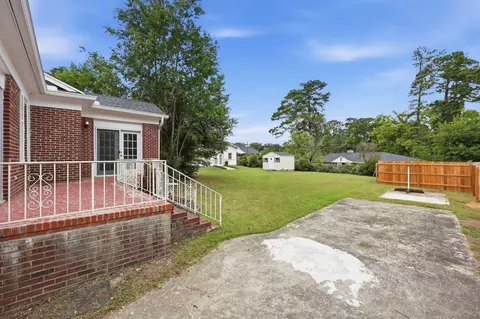 Exterior - 900 Naples Ave, Cayce, SC 29033 photo 5 of 11