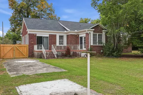 Exterior - 900 Naples Ave, Cayce, SC 29033 photo 4 of 11