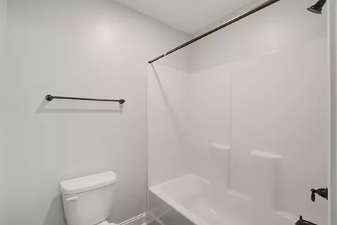 Bath - 108 Barbour Ct, Moncks Corner, SC 29461 photo 4 of 4