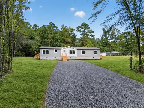 326 Deliverance Dr, Eutawville, SC 29048