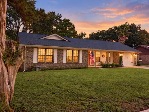 8176 Long Shadow Ln, North Charleston, SC 29406