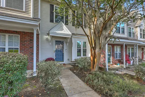 7921 Shadow Oak Dr, North Charleston, SC 29406