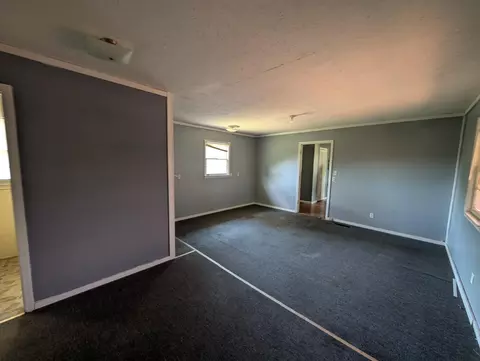 Living - 331 E Reaves Ave, Dillon, SC 29536 photo 6 of 9