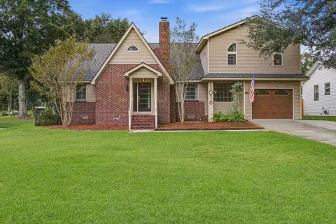 1016 Holcombe Rd, Hanahan, SC 29410