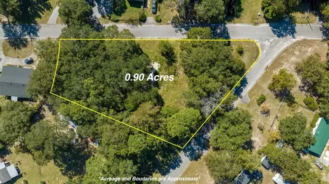 102 Catfish Landing Cir, Bonneau, SC 29431