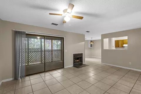 804 Greenmeadow Dr, Goose Creek, SC 29445
