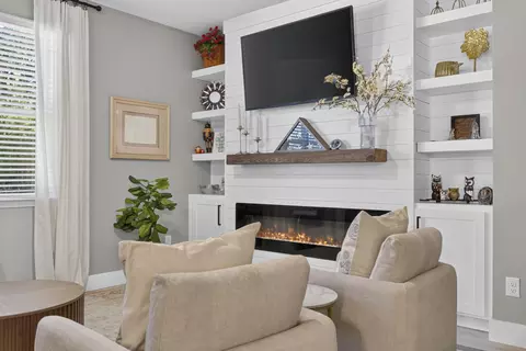 Living - 434 Cedarview Rd, Summerville, SC 29486 photo 4 of 4