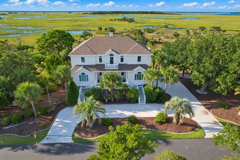 21 Seagrass Ln, Isle Of Palms, SC 29451