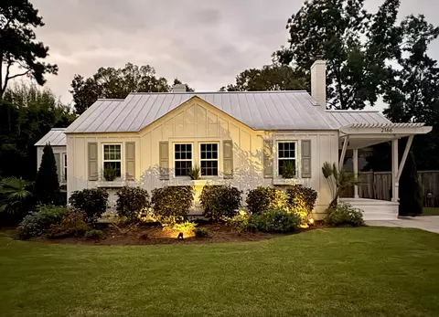 2166 Saint James Dr, Charleston, SC 29412