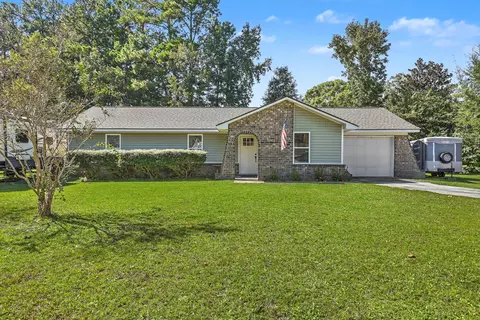 318 Huntsman Dr, Goose Creek, SC 29445