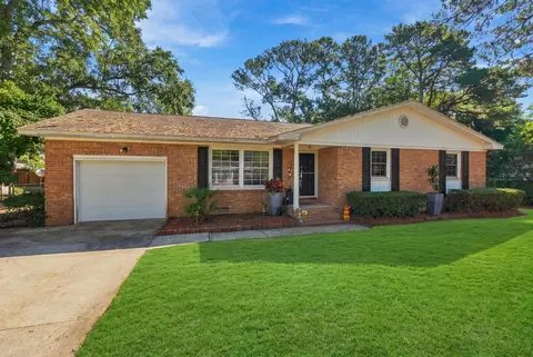 1060 Woodside Dr, Charleston, SC 29412