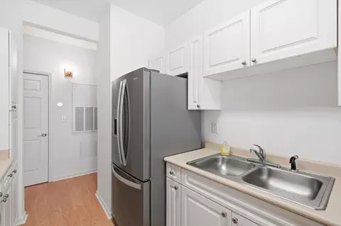 Kitchen - 2217 Chatelain Way, Mount Pleasant, SC 29464 photo 2 of 3