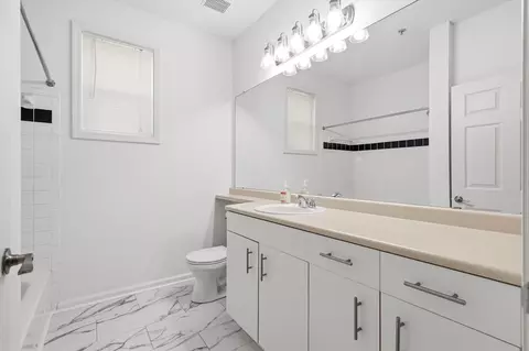 Bath - 2217 Chatelain Way, Mount Pleasant, SC 29464 photo 3 of 4