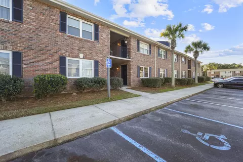 415 Parkdale Dr #2C, Charleston, SC 29414