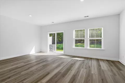 Living - 115 Brook Run Dr, Moncks Corner, SC 29461 photo 2 of 3