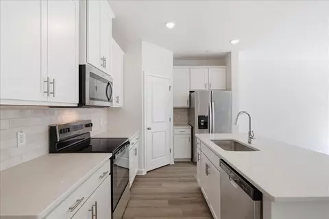 Kitchen - 115 Brook Run Dr, Moncks Corner, SC 29461 photo 2 of 3