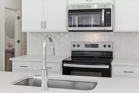 Kitchen - 113 Brook Run Dr, Moncks Corner, SC 29461 photo 3 of 4
