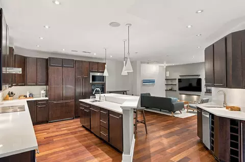 182 E Bay St #203, Charleston, SC 29401