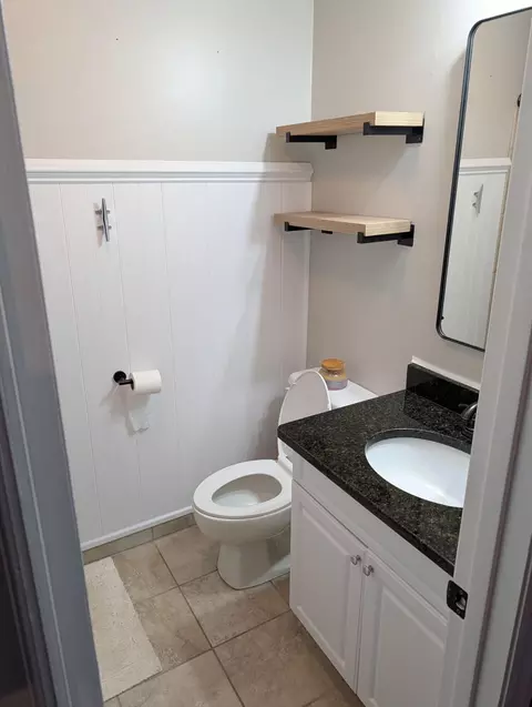 Bath - 405 Rockbridge Rd, Ridgeway, SC 29130 photo 1 of 2