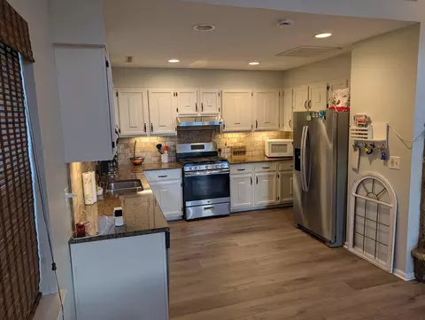 Kitchen - 405 Rockbridge Rd, Ridgeway, SC 29130 photo 2 of 2