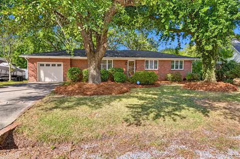 1815 Dunbarton Dr, Charleston, SC 29407