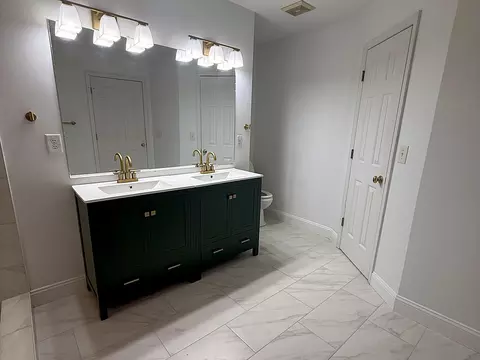 Bath - 505 Willowlakes Dr, Moncks Corner, SC 29461 photo 2 of 3