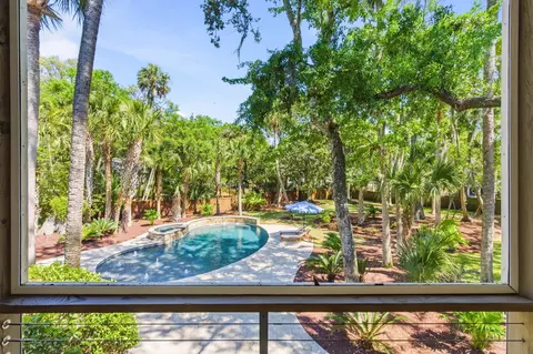 103 Oakview Ln, Isle Of Palms, SC 29451