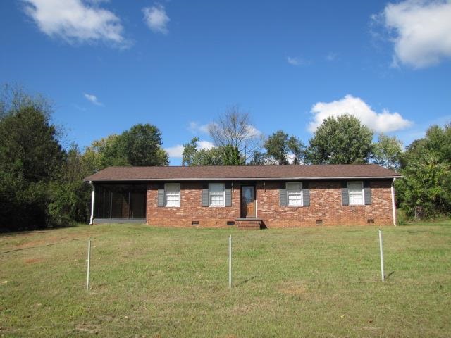 304 Tower Dr, Moore, SC 29369 photo 1