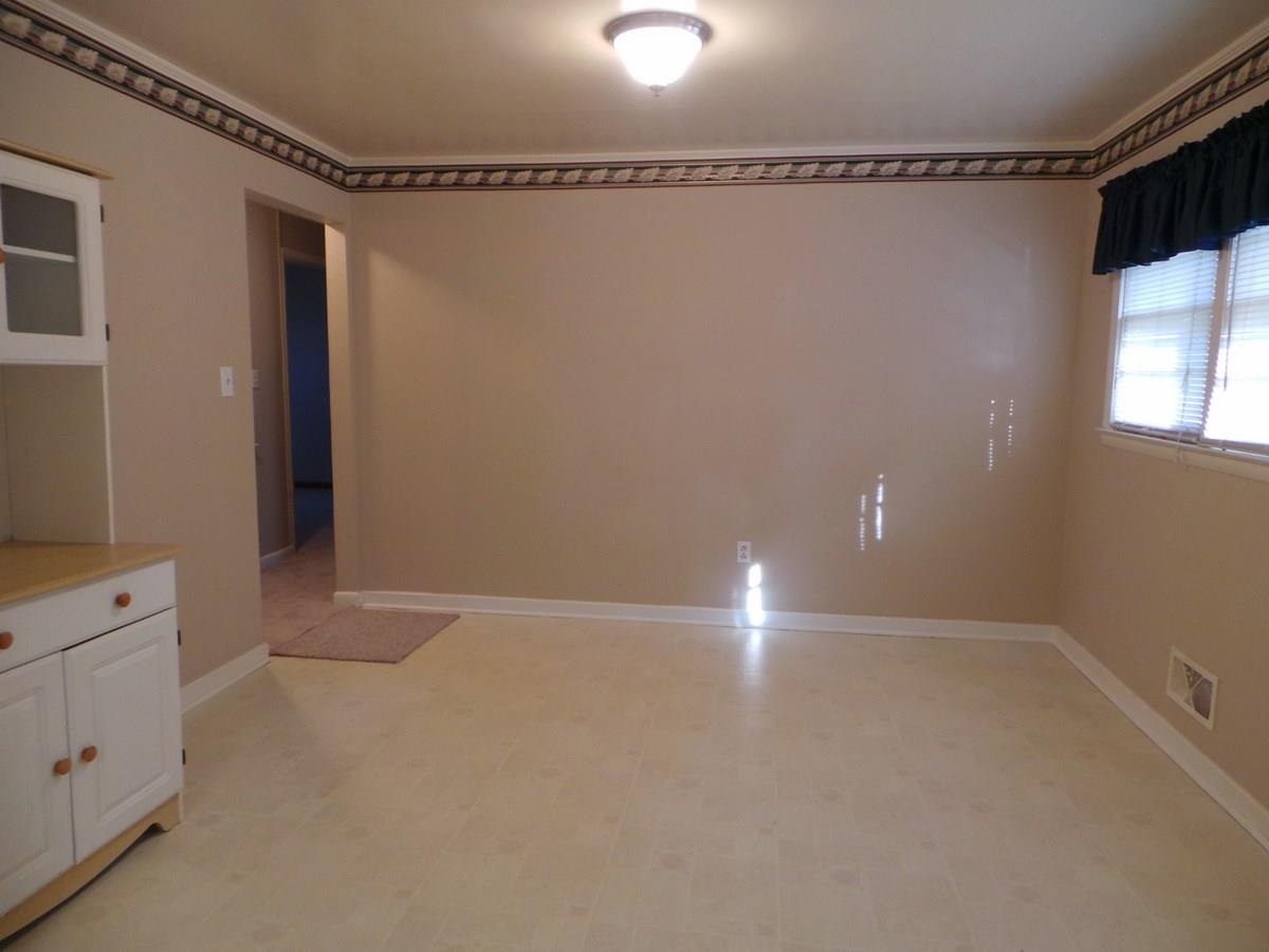 148 Anthony St, Gaffney, SC 29340 photo 4