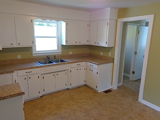 140 Crest Rd, Campobello, SC 29322 photo 7