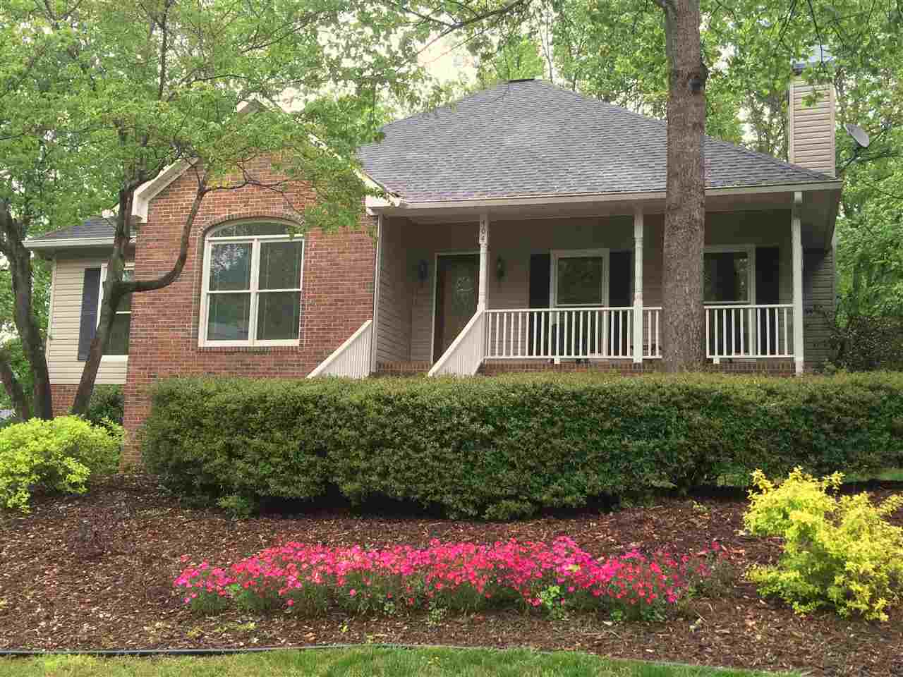 404 Litchfield Dr, Moore, SC 29369 photo 1