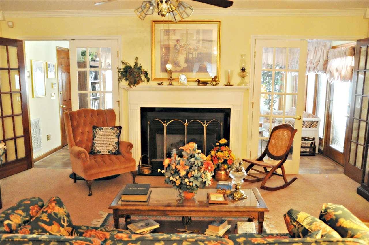 604 E Main St, Union, SC 29379 photo 2