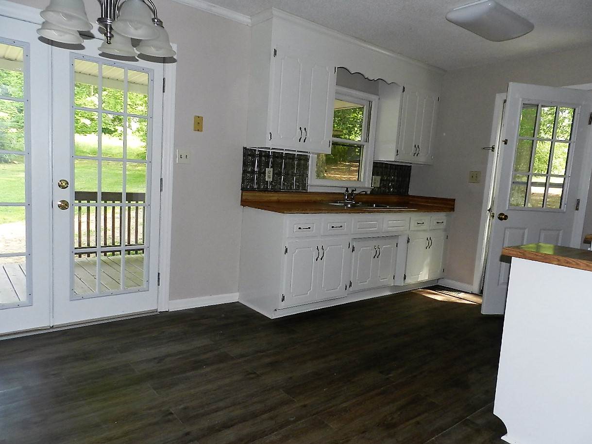 515 Cooper St, Gaffney, SC 29340 photo 3