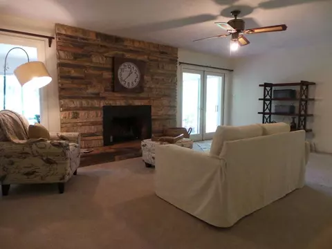 105 Crestview Dr, Gaffney, SC 29340 photo 2