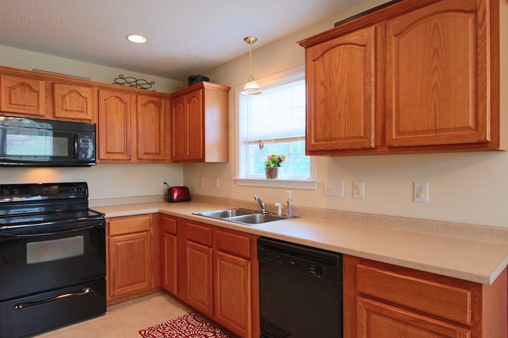 101 Conner Dr, Greer, SC 29651 photo 2