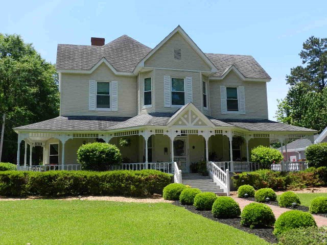 520 E Rutledge Ave, Gaffney, SC 29340 photo 1