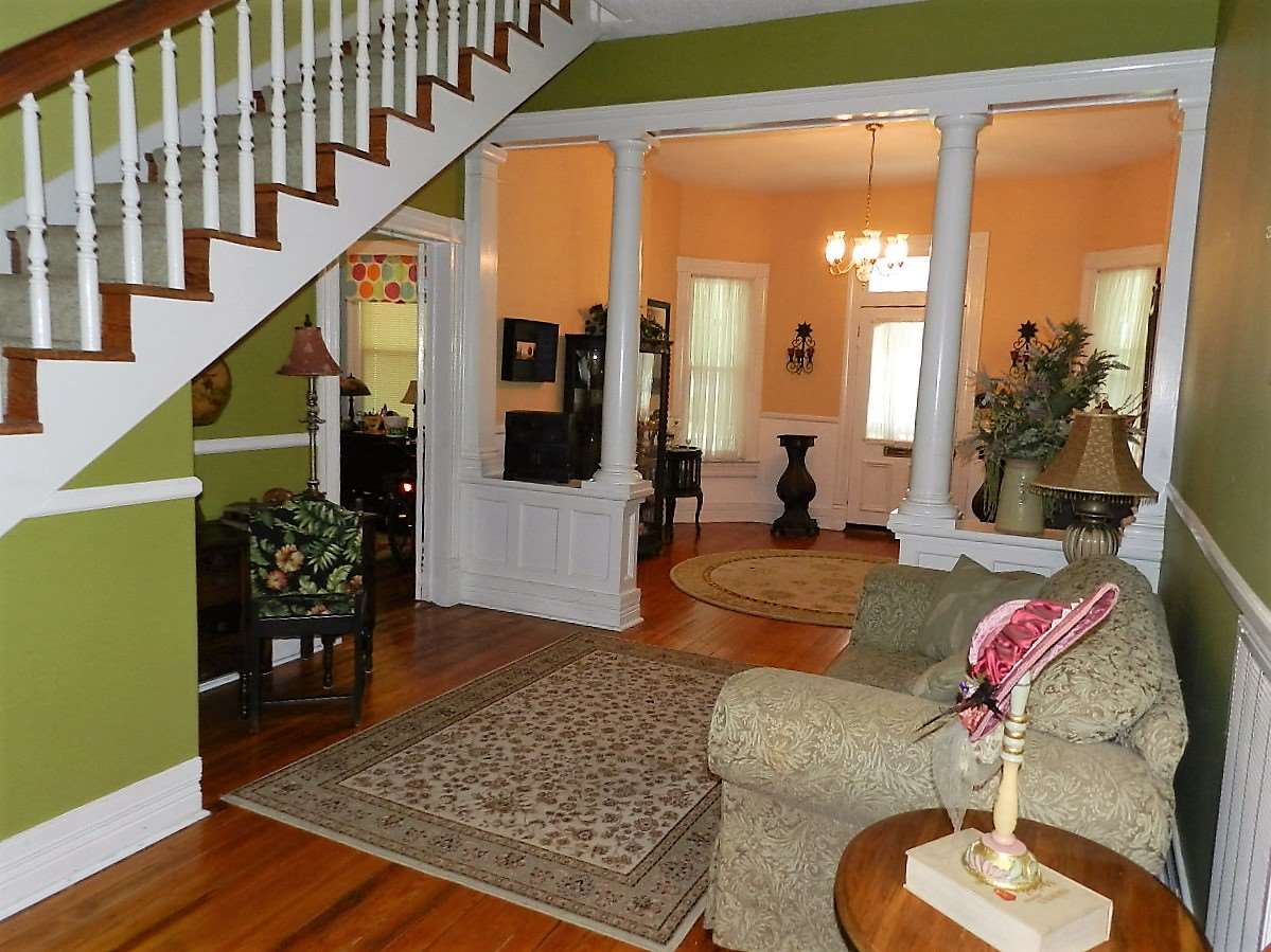 520 E Rutledge Ave, Gaffney, SC 29340 photo 3